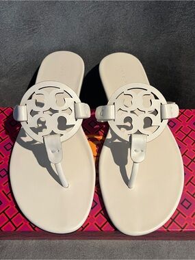Tory Burch Women’s Miller Sandals New Ivory Size 7 US Leather